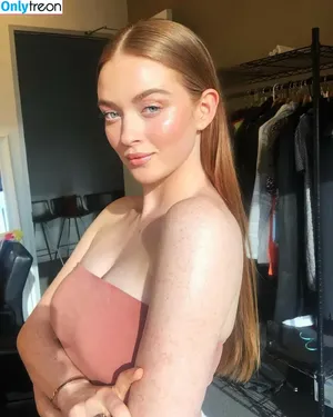Larsen Thompson / larsenthompson nude photo #0990