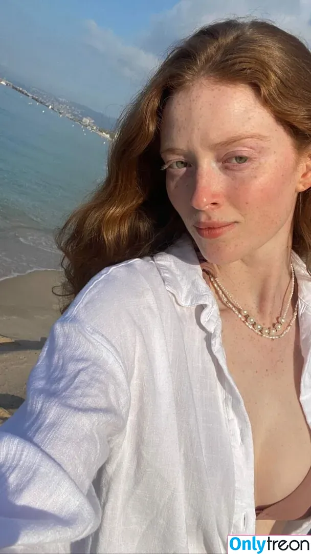 Larsen Thompson nude photo #0079 (larsenthompson)