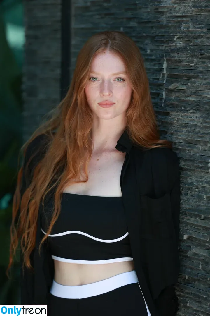 Larsen Thompson nude photo #0172 (larsenthompson)
