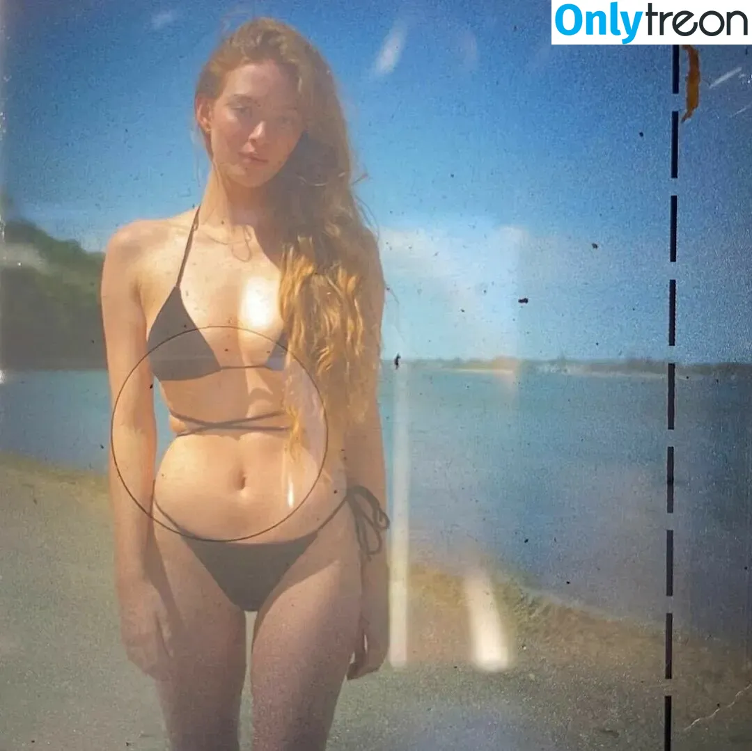 Larsen Thompson nude photo #0189 (larsenthompson)