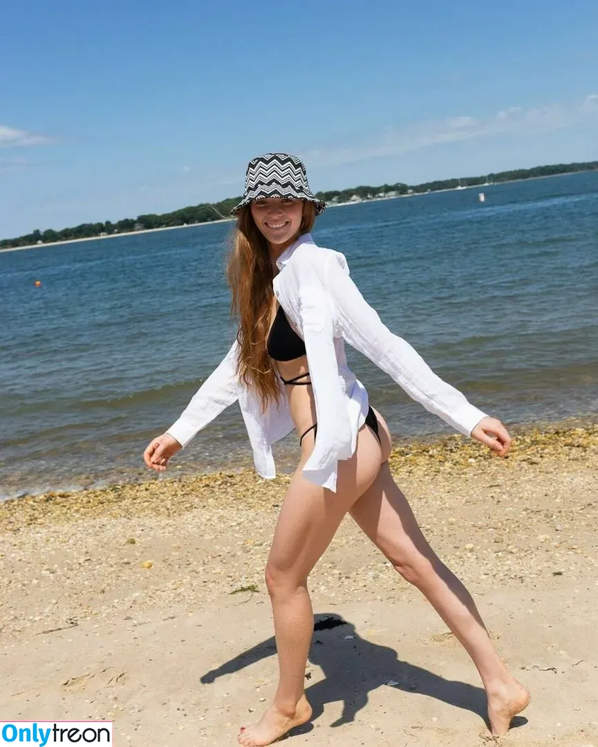 Larsen Thompson nude photo #0192 (larsenthompson)