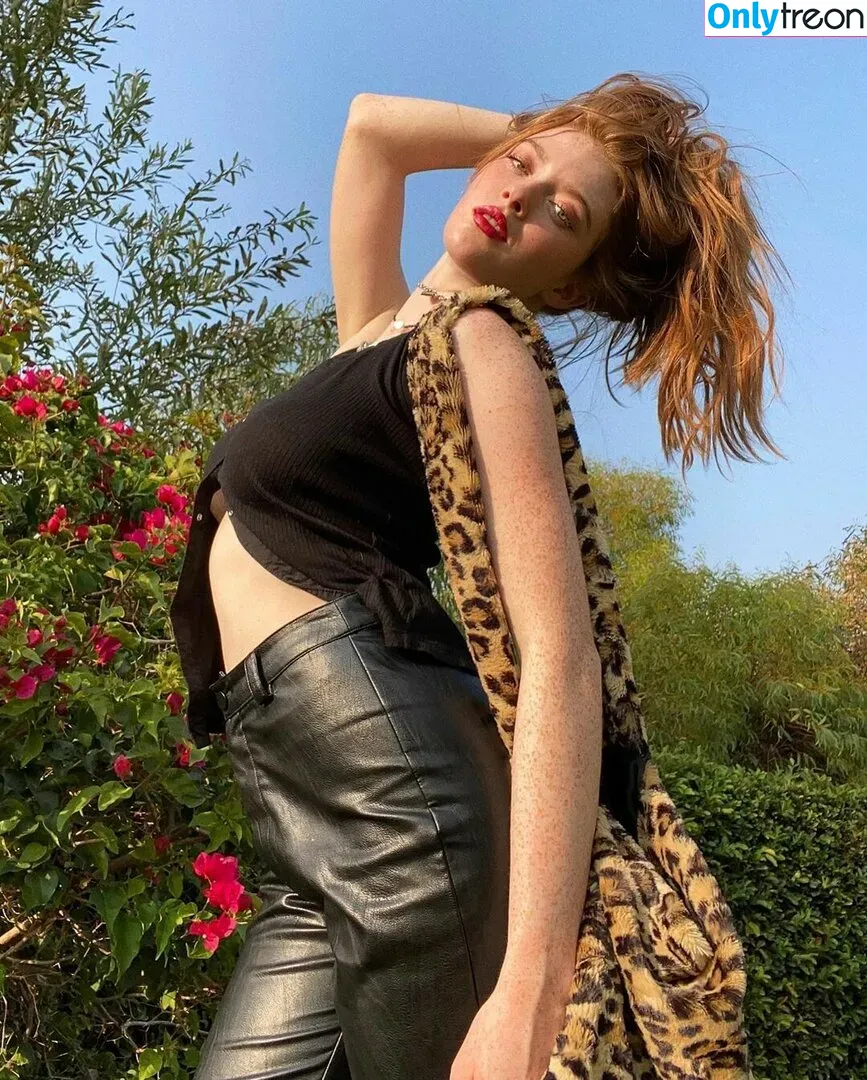 Larsen Thompson nude photo #0213 (larsenthompson)