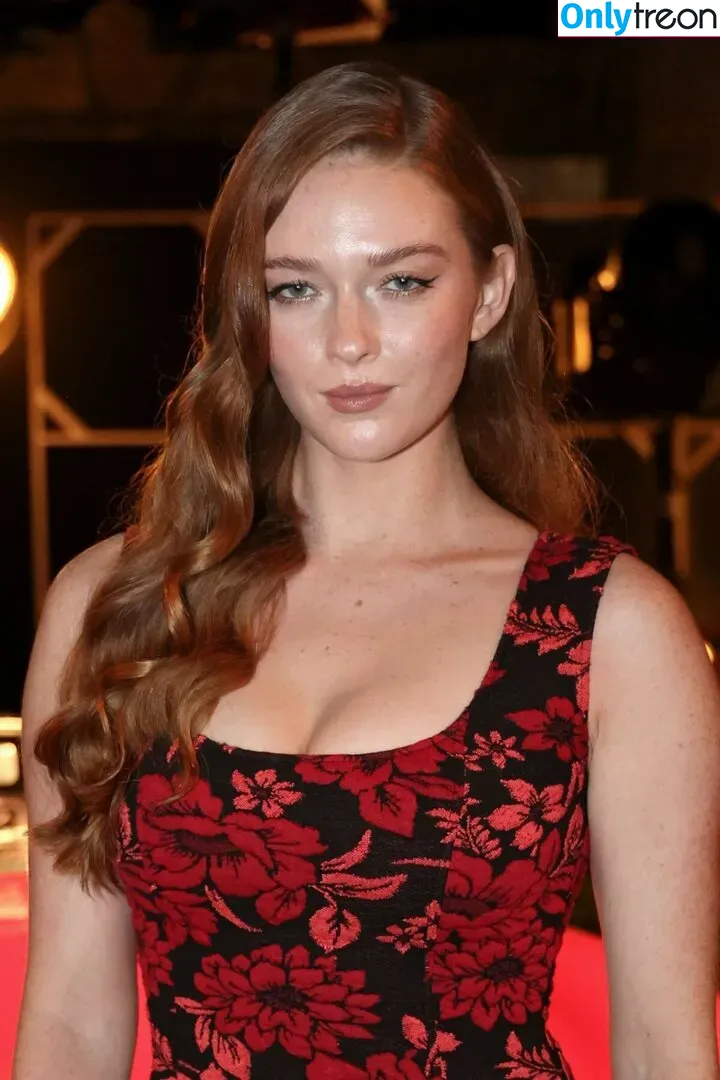 Larsen Thompson nude photo #0354 (larsenthompson)