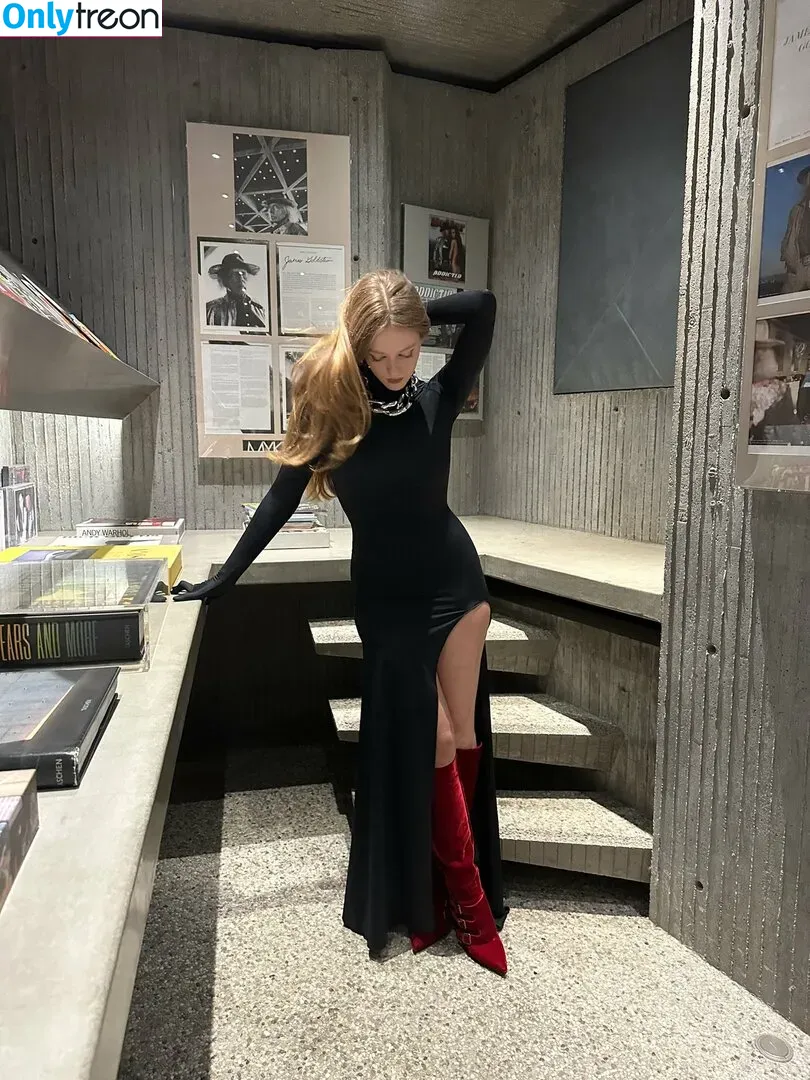 Larsen Thompson nude photo #0426 (larsenthompson)