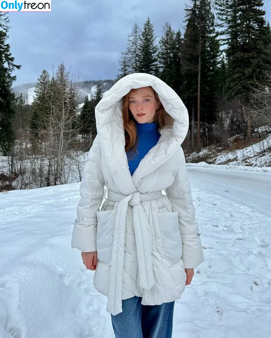 Larsen Thompson nude photo #0453 (larsenthompson)