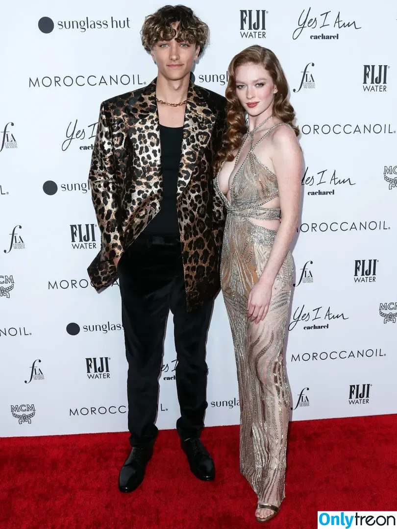 Larsen Thompson nude photo #1016 (larsenthompson)