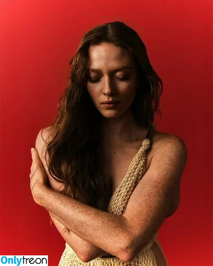 Larsen Thompson nude photo #1021 (larsenthompson)