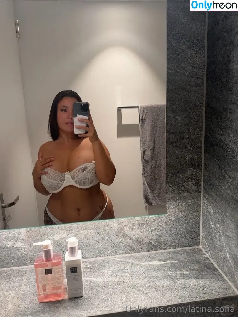 latina.sofia nude photo #0023 (latina.sofia)