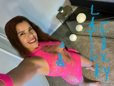 latinafoxy69 / fnaffoxy69 nude photo #0011