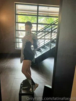 latinafoxy69 / fnaffoxy69 nude photo #0074