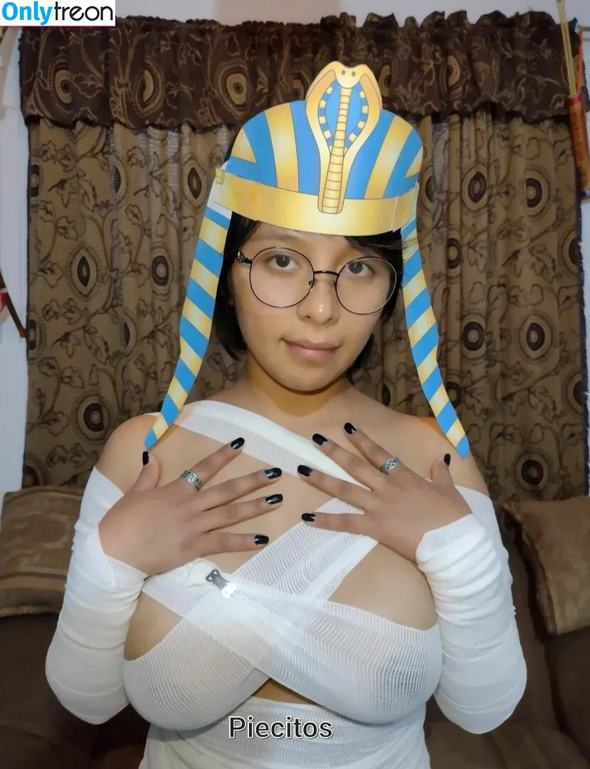 LauMeow nude photo #0006 (laumeow04 / laumeowof)