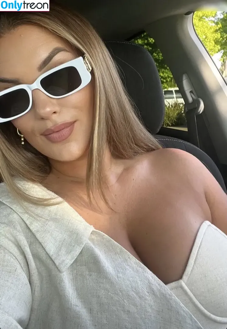 Laura Augustin nude photo #0008 (lowleeezy)