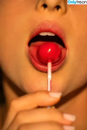 Laura Engelmann / laura.engelmann nude photo #0003