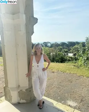 Laura Hamilton / laurahamiltontv nude photo #0219