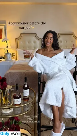 Laura Harrier / LauraHarrier nude photo #0339