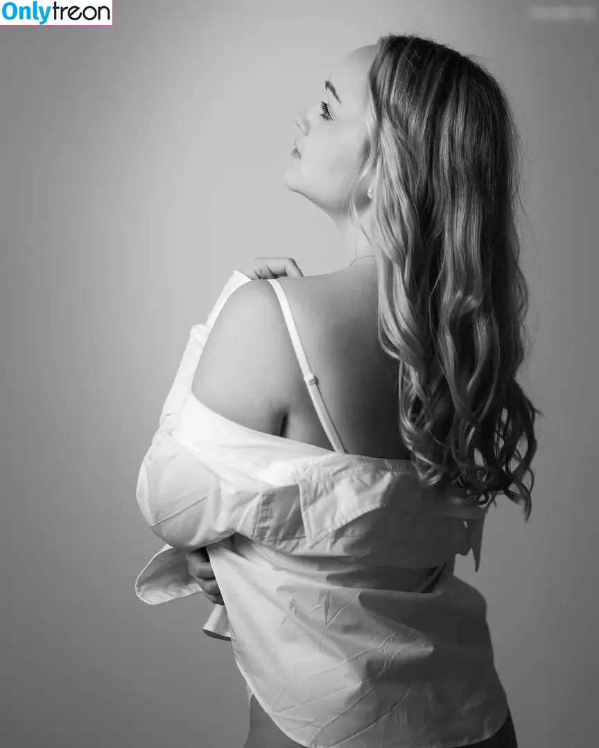 Laura-Helen Kleinert nude photo #0002 (laura_helen_k)