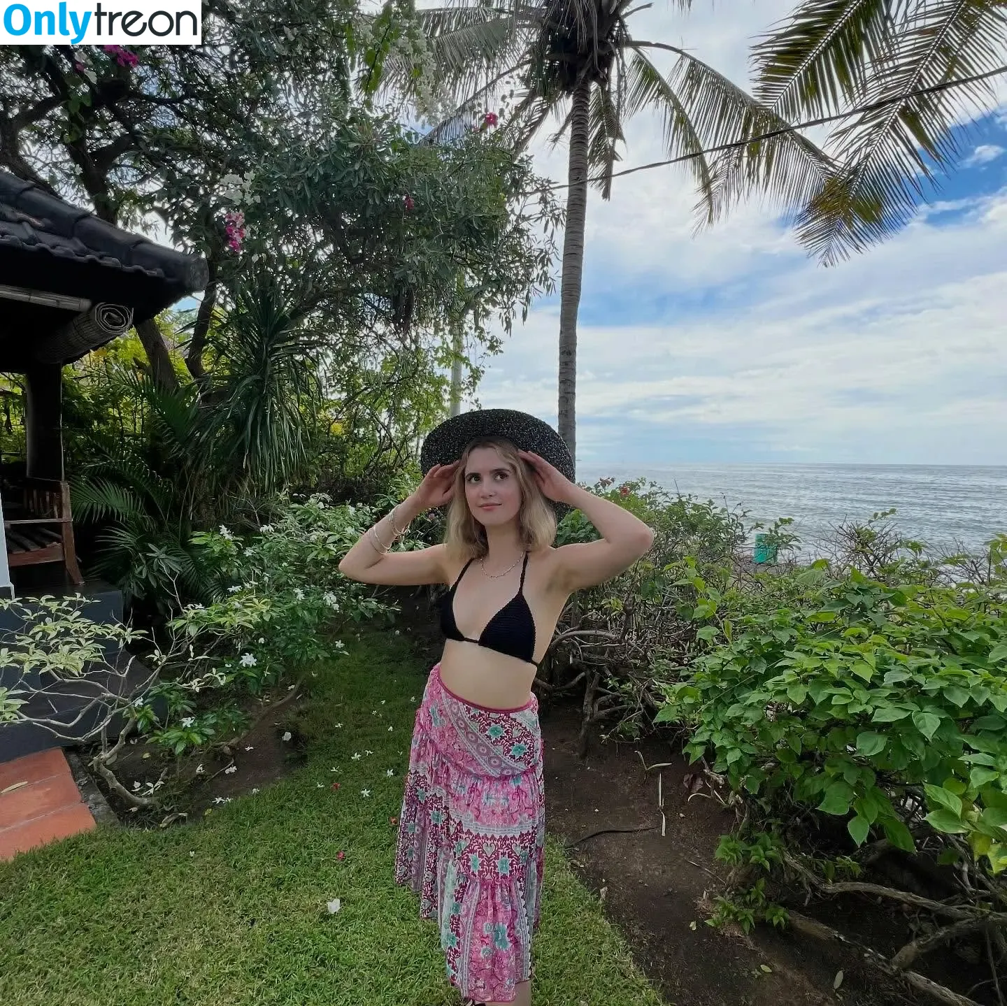 Laura Marano nude photo #0213 (lauramarano)