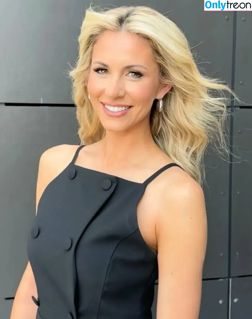 Laura Rutledge nude photo #0135 (lauramrutledge)