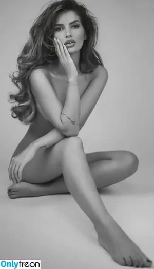 Laura Schultz / laa.schu nude photo #0112