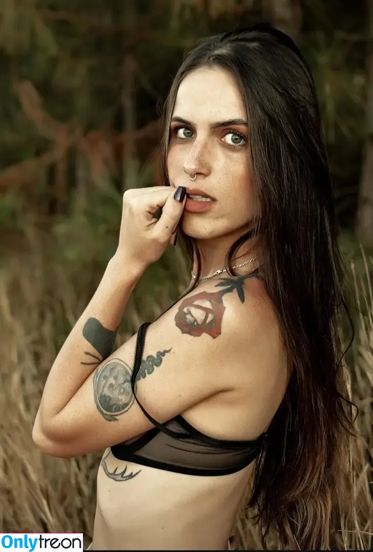 Laura Siqueira nude photo #0016 (laurasqueira)