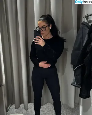 Laura Sophie aka laurafitsophie / laurachesnok / slarusha nude photo #0039