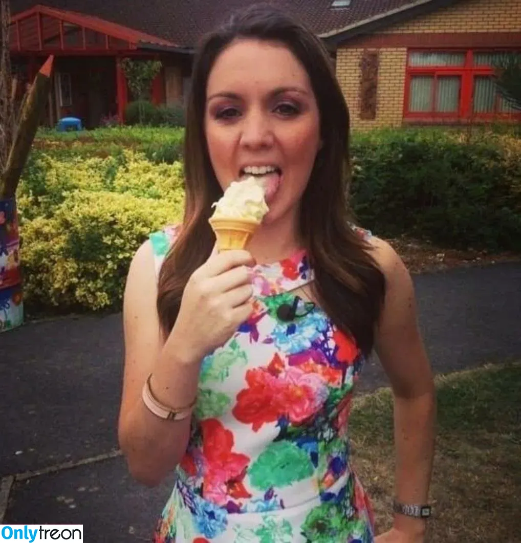 Laura Tobin nude photo #0030 (lauratobinweather)