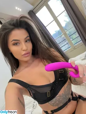 Laura Von Gallucci / Lauravon / ivankapeach / lauravongall / lauravongallucci / vongallucci nude photo #0064