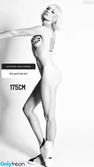 Laura Weyel / lauraweyel nude photo #0012