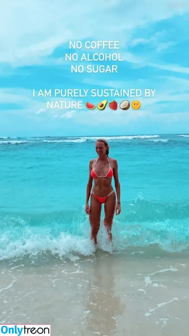 Laura Weyel nude photo #0019 (lauraweyel)