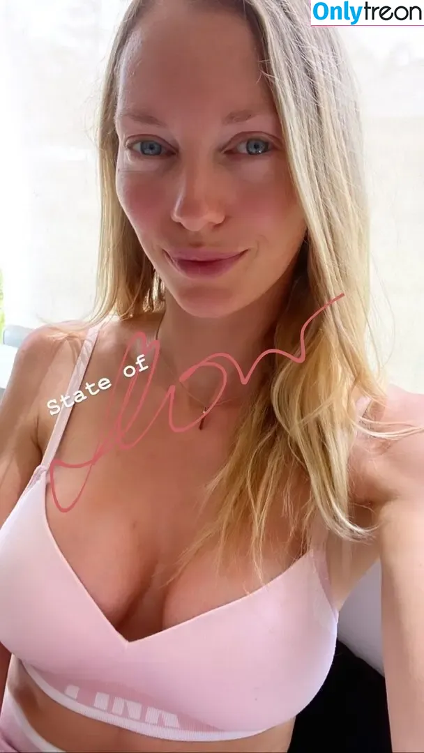 Laura Weyel nude photo #0028 (lauraweyel)