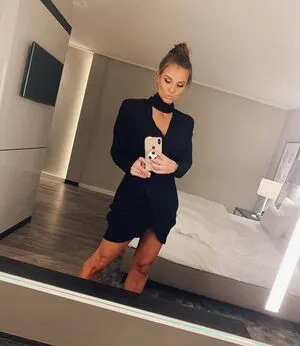 Laura Wontorra / LauraWontorra / laura_wontorra / laurachesnok nude photo #0024