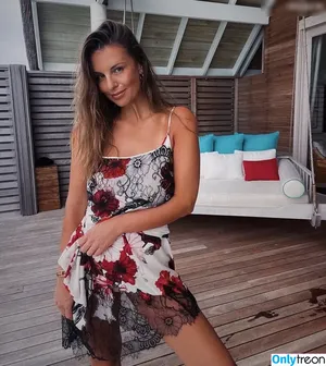 Laura Wontorra / LauraWontorra / laura_wontorra / laurachesnok nude photo #0123