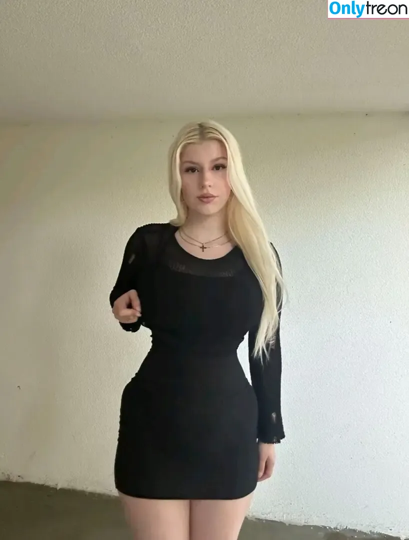 Laura.z57 nude photo #0098 (laurachesnok)