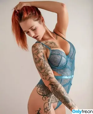 Laurachemie / Fineartrebell nude photo #0102