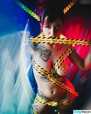 Laurachemie / Fineartrebell nude photo #0126