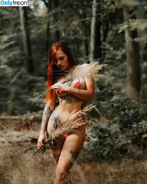 Laurachemie / Fineartrebell nude photo #0144