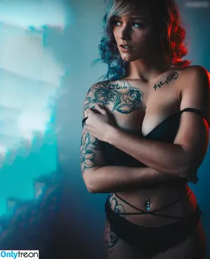 Laurachemie / Fineartrebell nude photo #0166