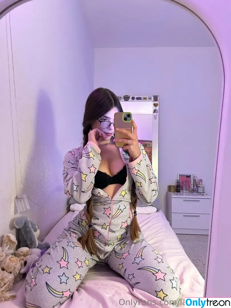 lauramerliin nude photo #0012 (lauramerliin)