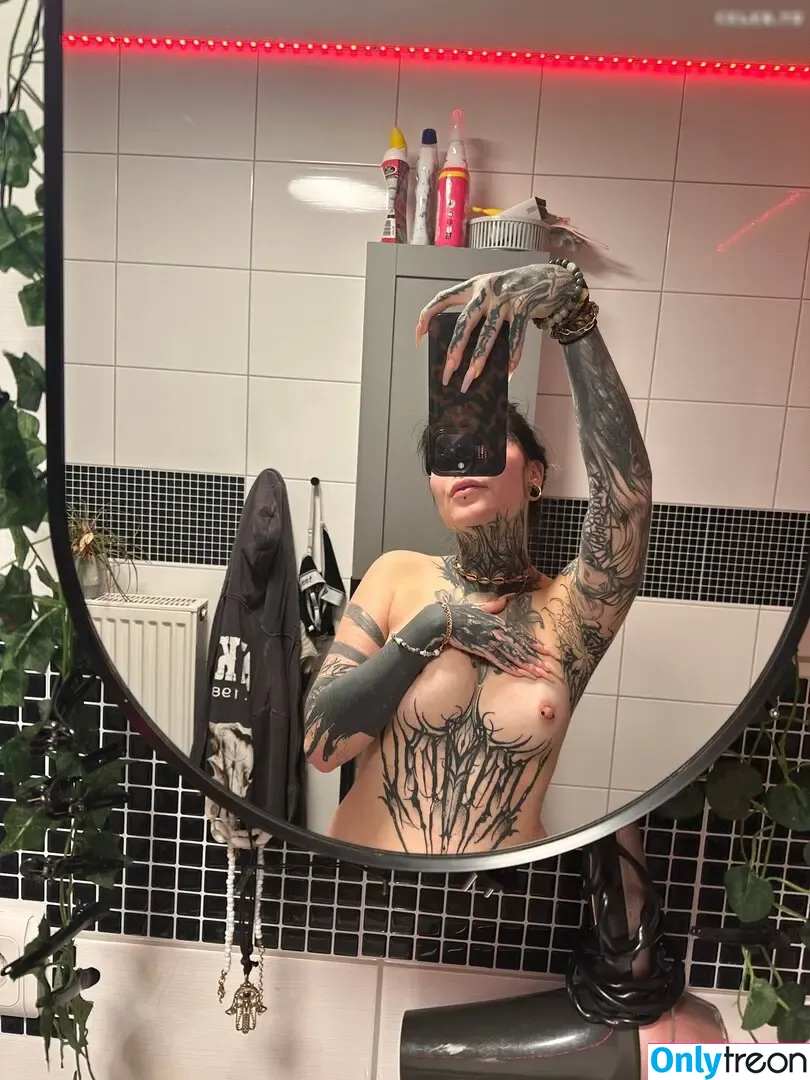 Laurasorooo nude photo #0018 (laurachesnok)