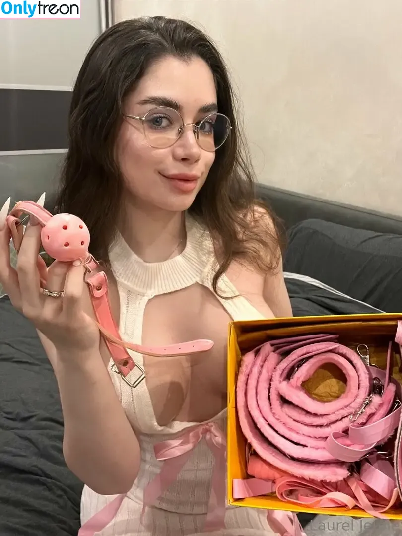 Laureljeune nude photo #0004 (Widowkush1)