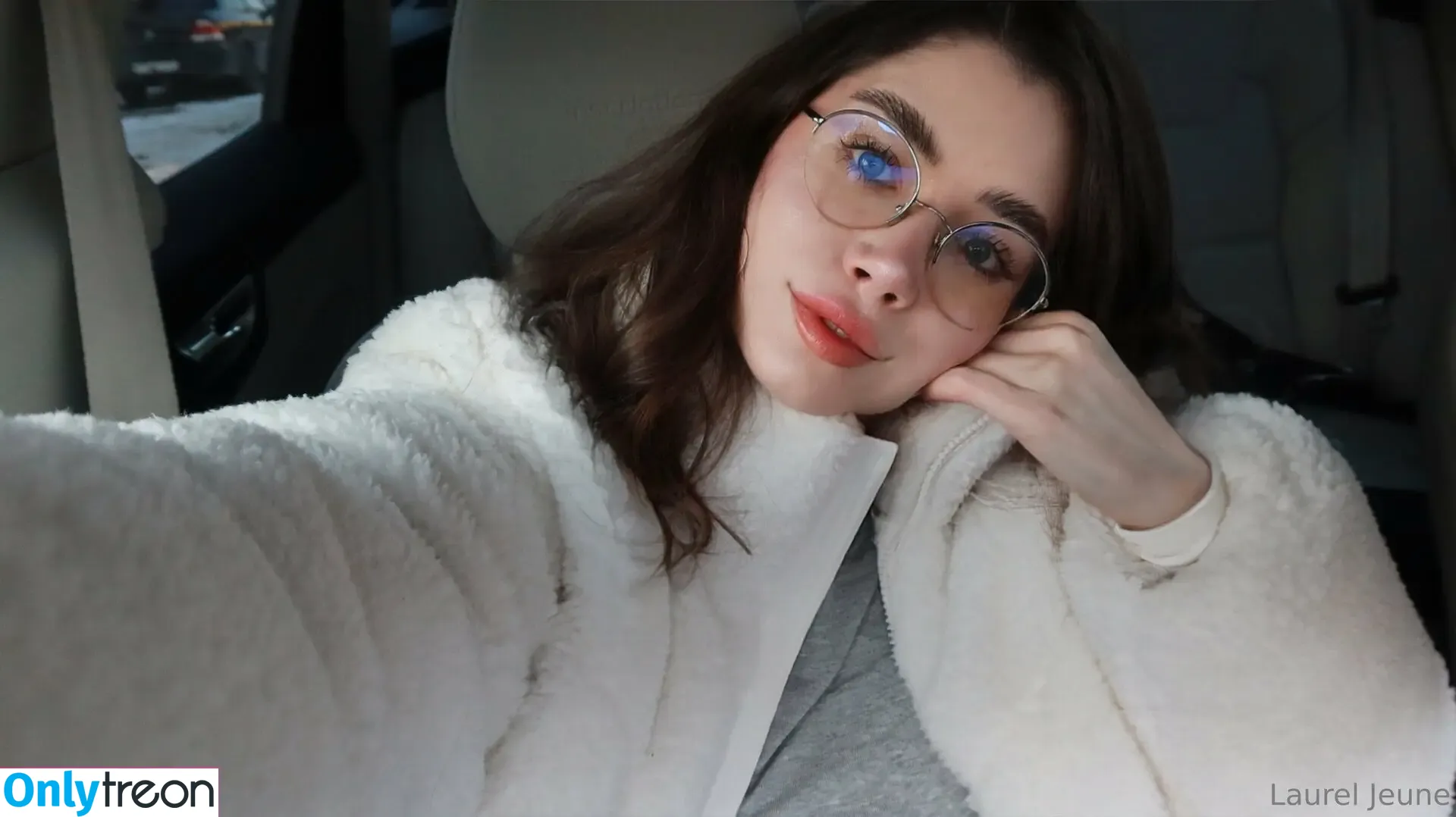 Laureljeune nude photo #0006 (Widowkush1)