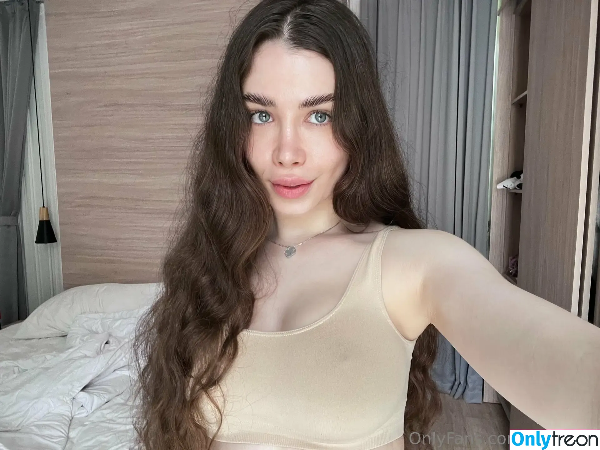 laurelvip nude photo #0017 (laureljeune)