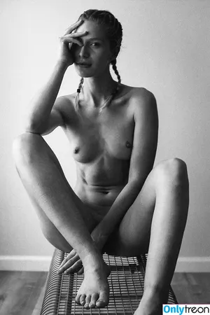 Lauren Bonner / laurenbonnerofficial / laurenybonner nude photo #0350