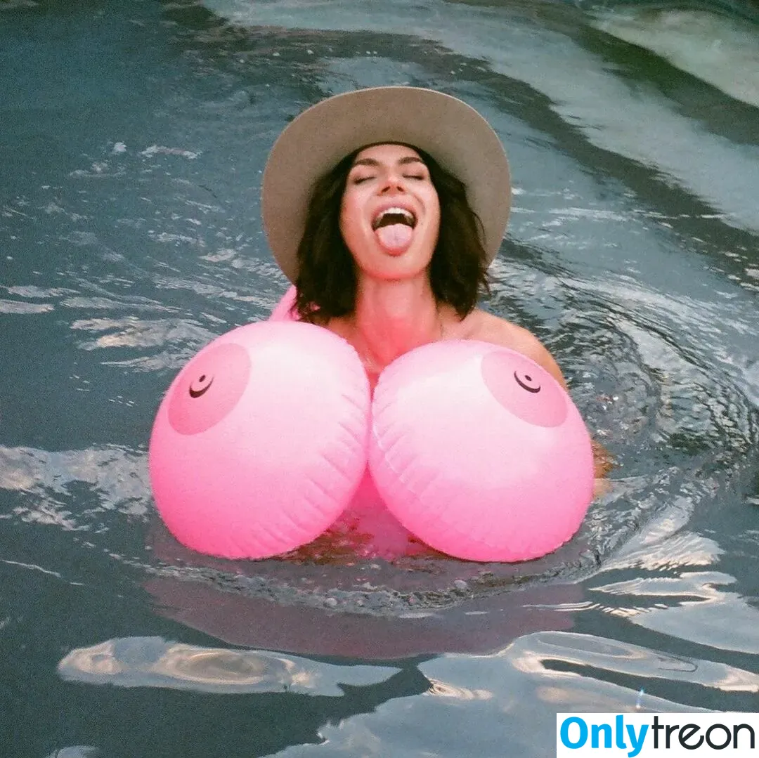 Lauren Bonner nude photo #0175 (laurenbonnerofficial / laurenybonner)