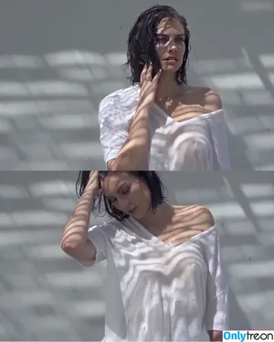 Lauren Cohan / laurencohan / lcohanupdates nude photo #0550