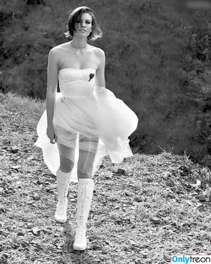 Lauren Cohan / laurencohan / lcohanupdates nude photo #0604