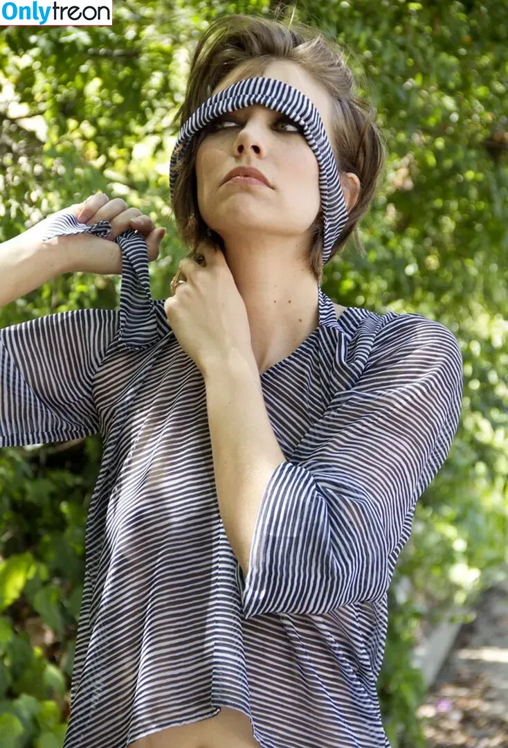Lauren Cohan nude photo #0097 (laurencohan / lcohanupdates)