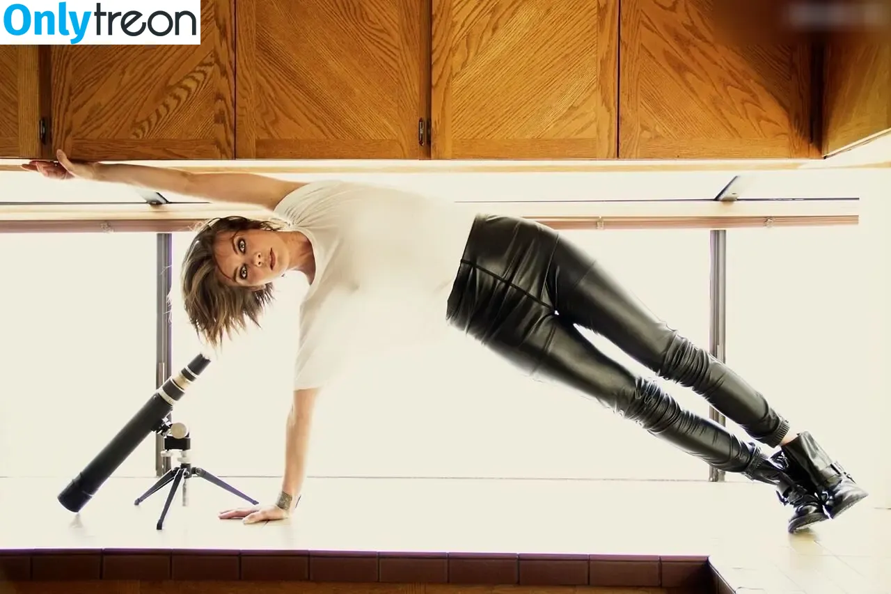 Lauren Cohan nude photo #0552 (laurencohan / lcohanupdates)