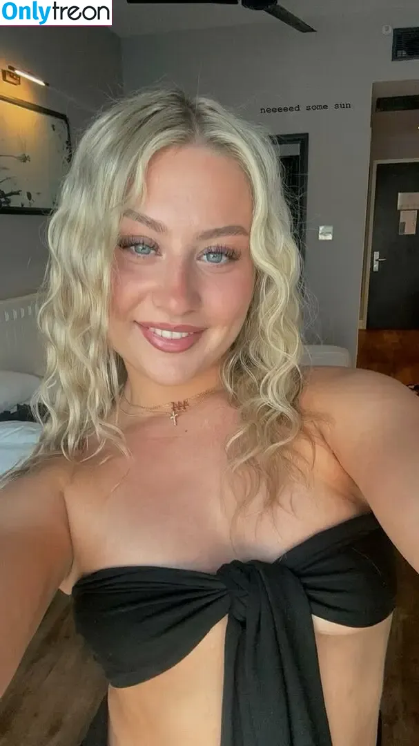 Lauren Duffy nude photo #0019 (Green Dress Girl / laurenduff_y)