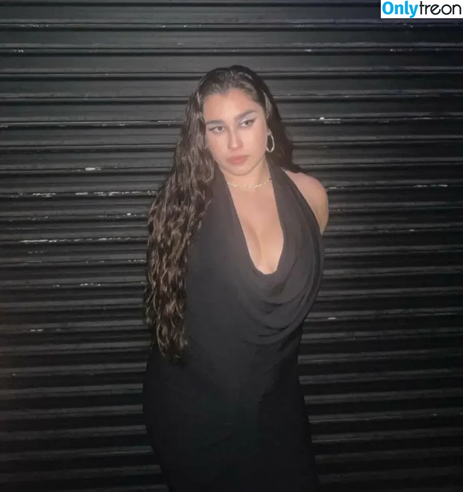 Lauren Jauregui nude photo #0175 (laurenjauregui)